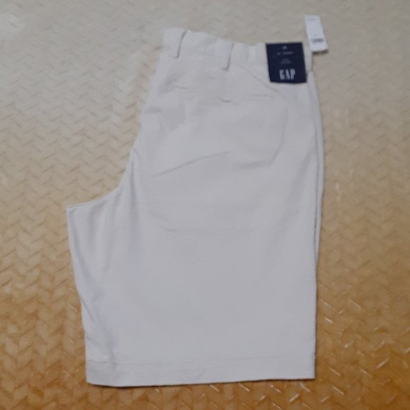 GAP Shorts Mens Light Creamcolored Shorts By The Gap Size 36